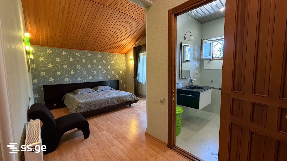 7 Room Private House For Sale view 12