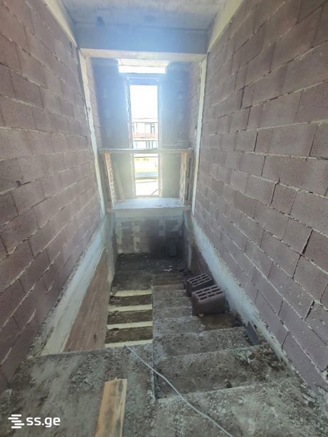 7 Room Private House For Sale view 37
