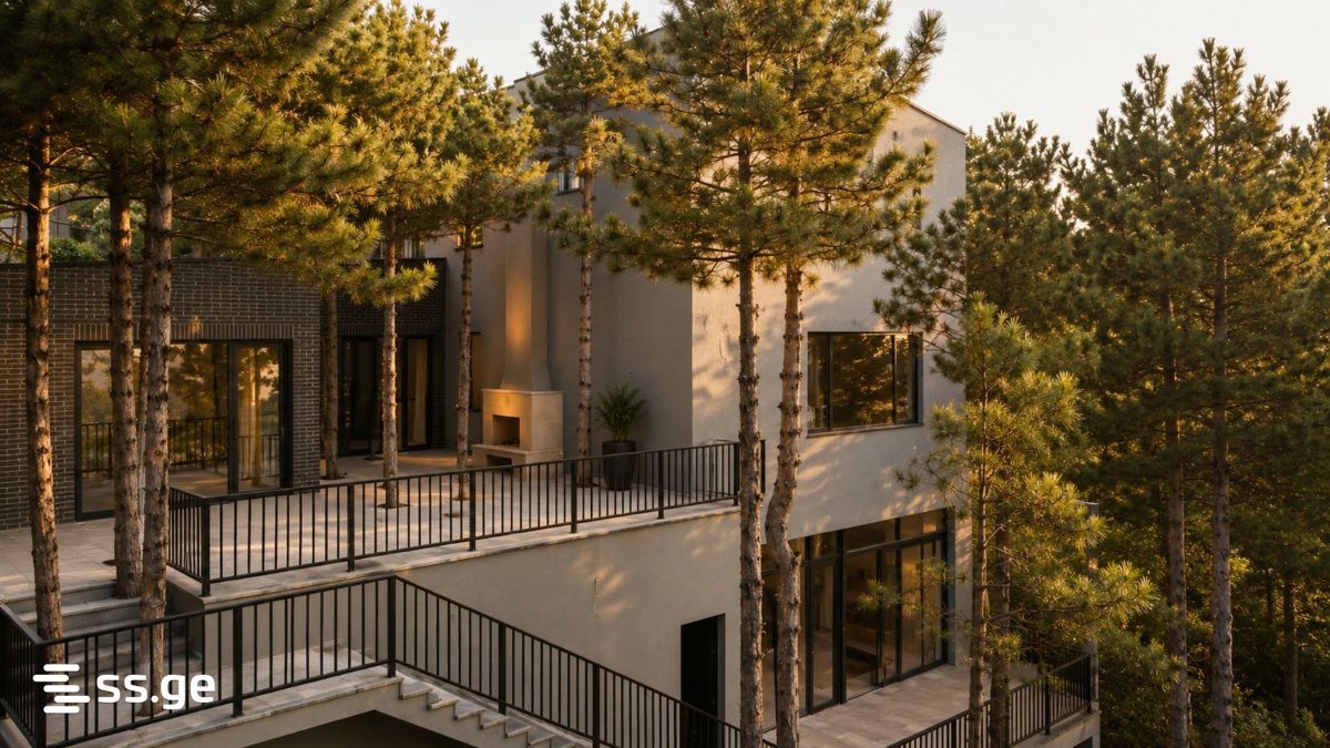 8 Room Private House For Sale, 1 of 4