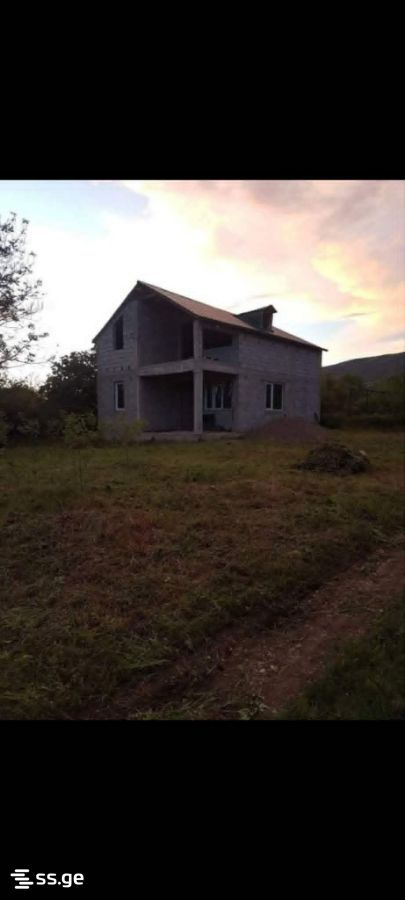6 Room Private House For Sale view 2