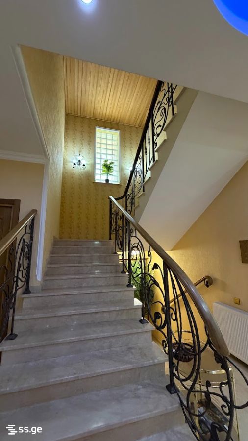 7 Room Private House For Sale view 11