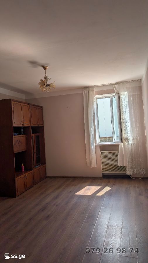 3 Room Flat For Sale view 2