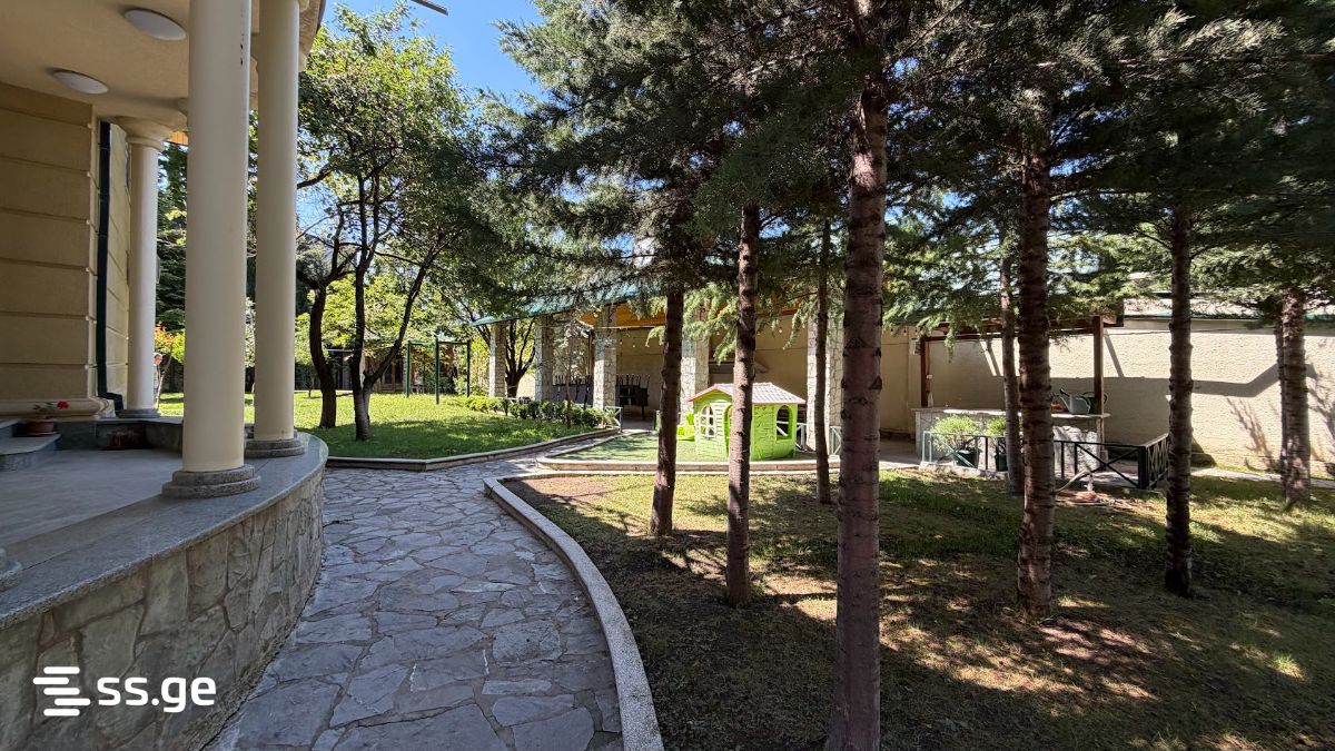 7 Room Private House For Sale view 4