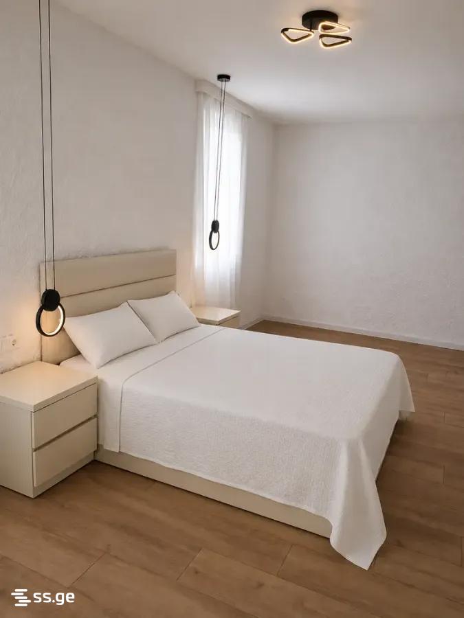 6 Room Private House For Sale view 2