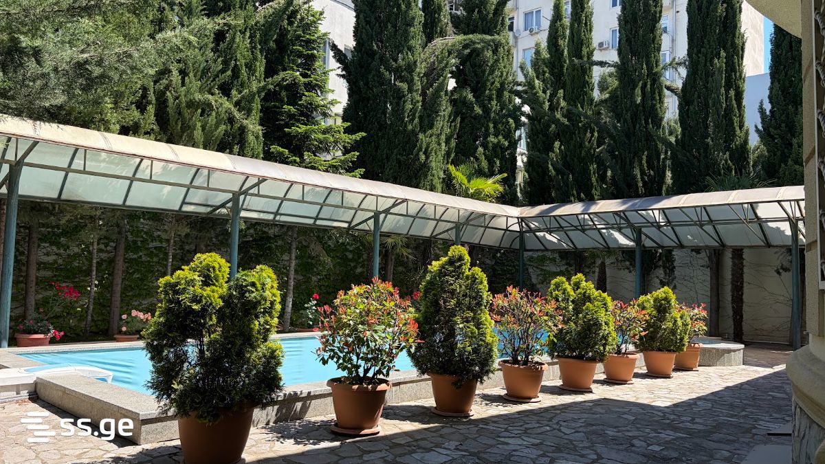 7 Room Private House For Sale view 6
