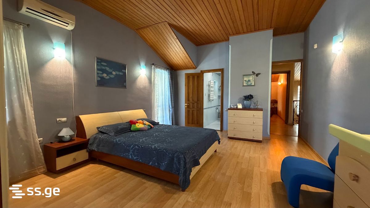 7 Room Private House For Sale view 13