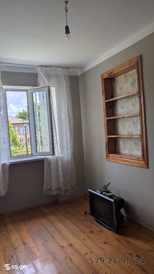 3 Room Flat For Sale view 5
