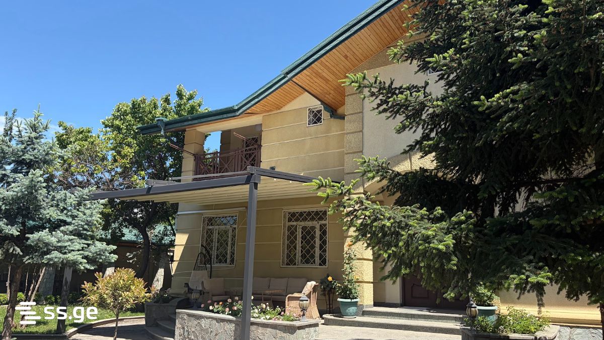 7 Room Private House For Sale view 1