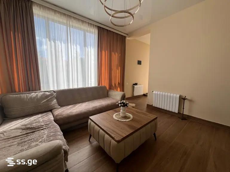 6 Room Private House For Sale view 2