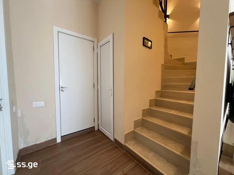 6 Room Private House For Sale view 1