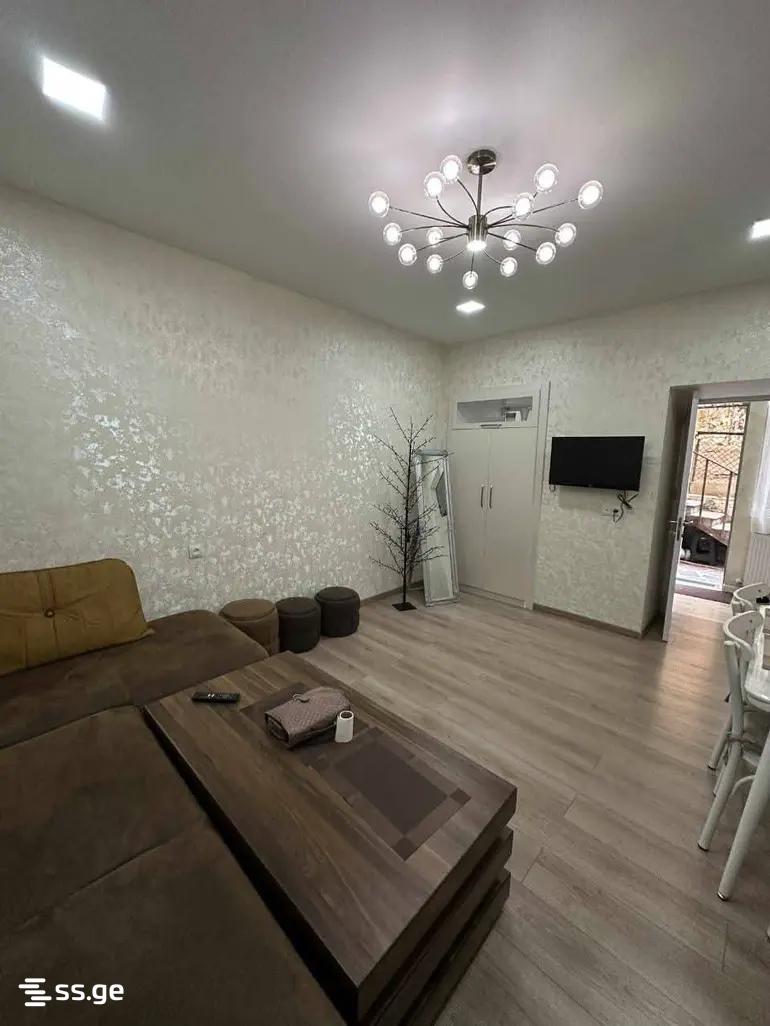 1 Room Private House For Rent. Sololaki view 6
