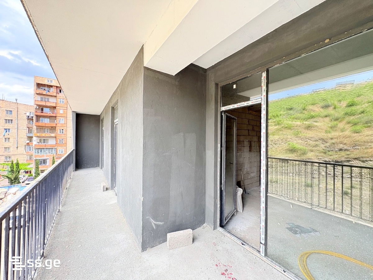 4 room Flat For Sale. Vashlijvari - Widok 2