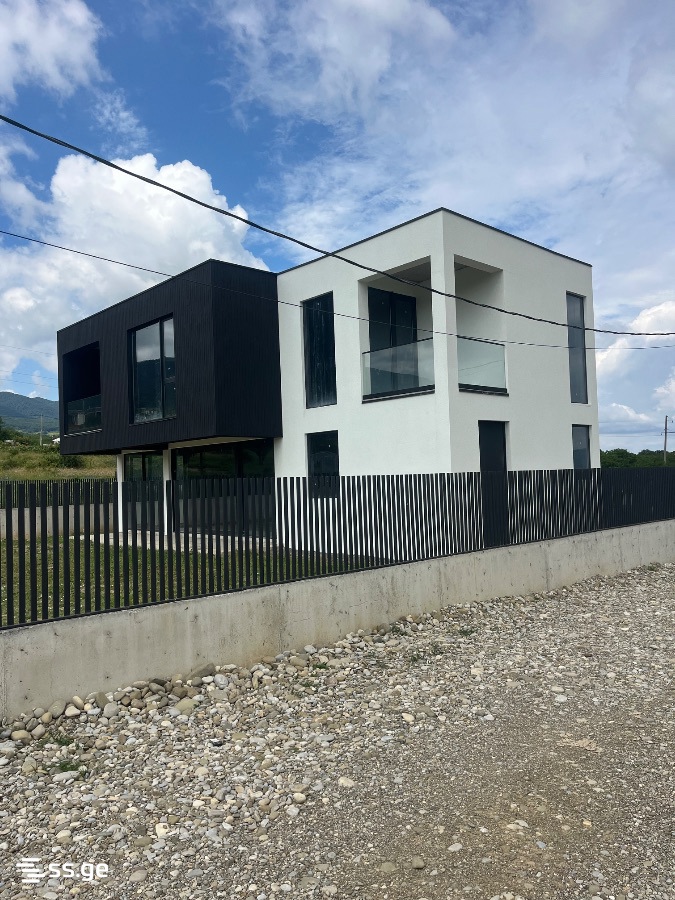 5 Room Private House For Sale view 9