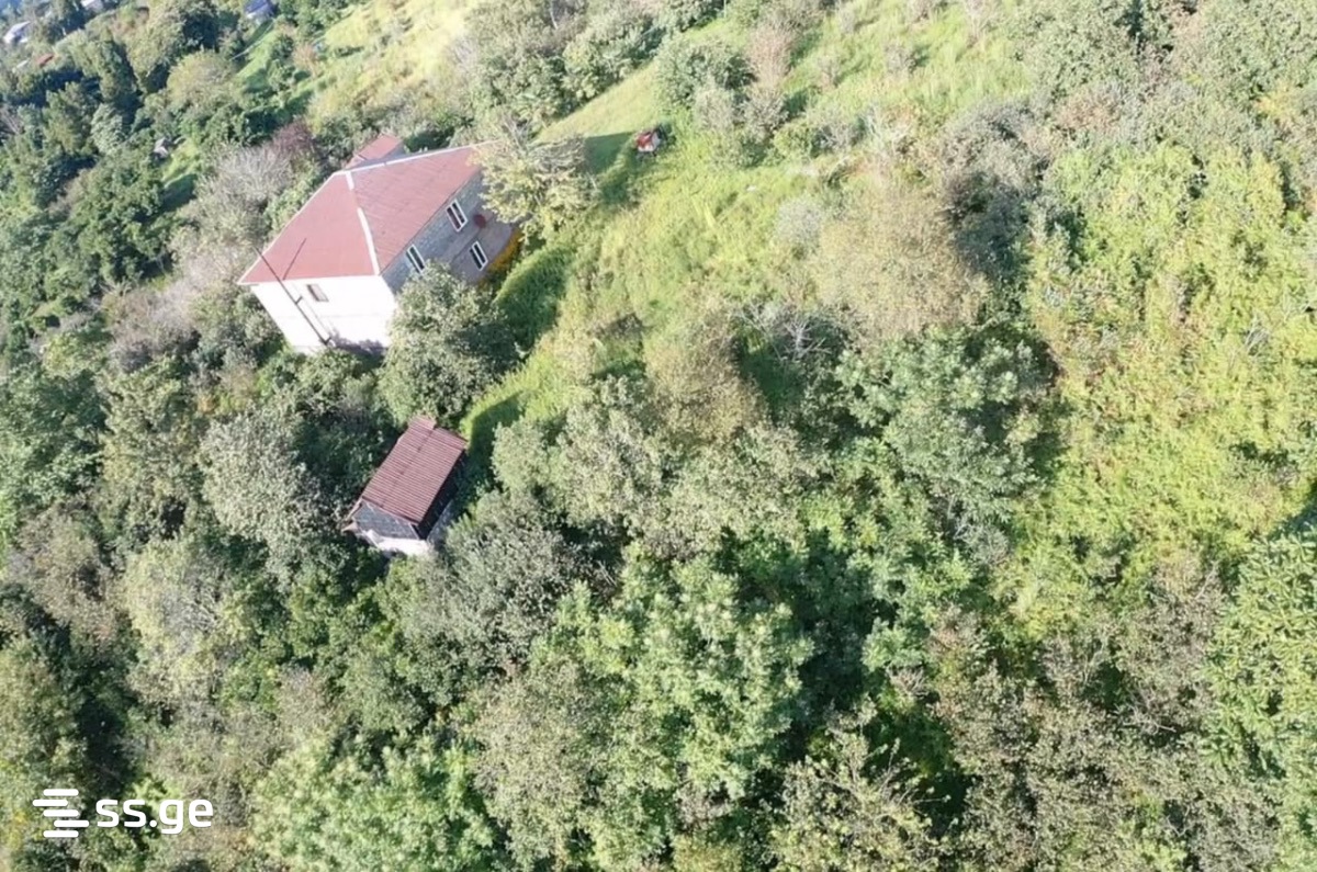 6 Room Private House For Sale view 2