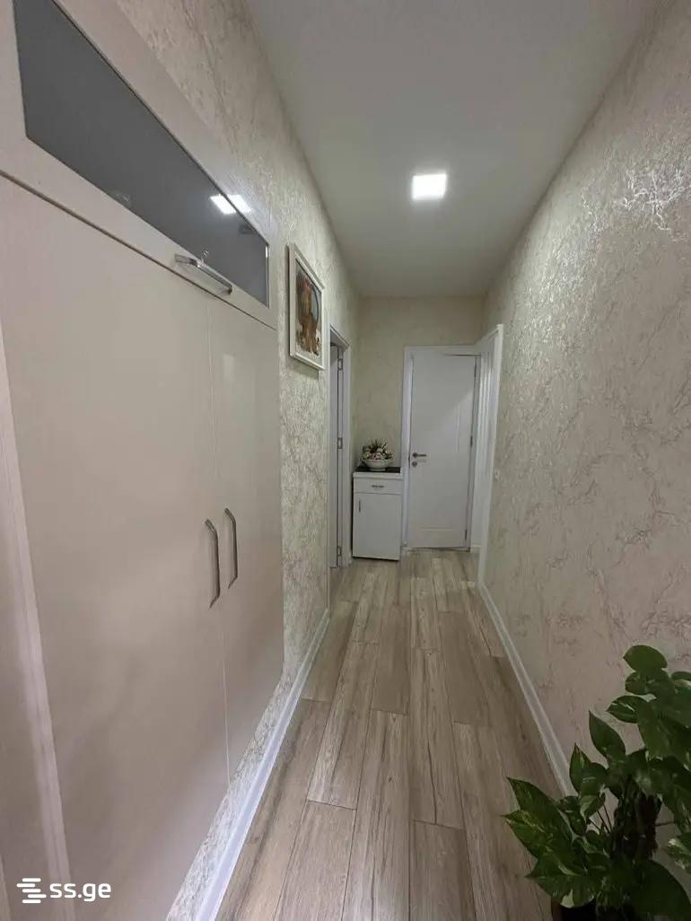 1 Room Private House For Rent. Sololaki view 8