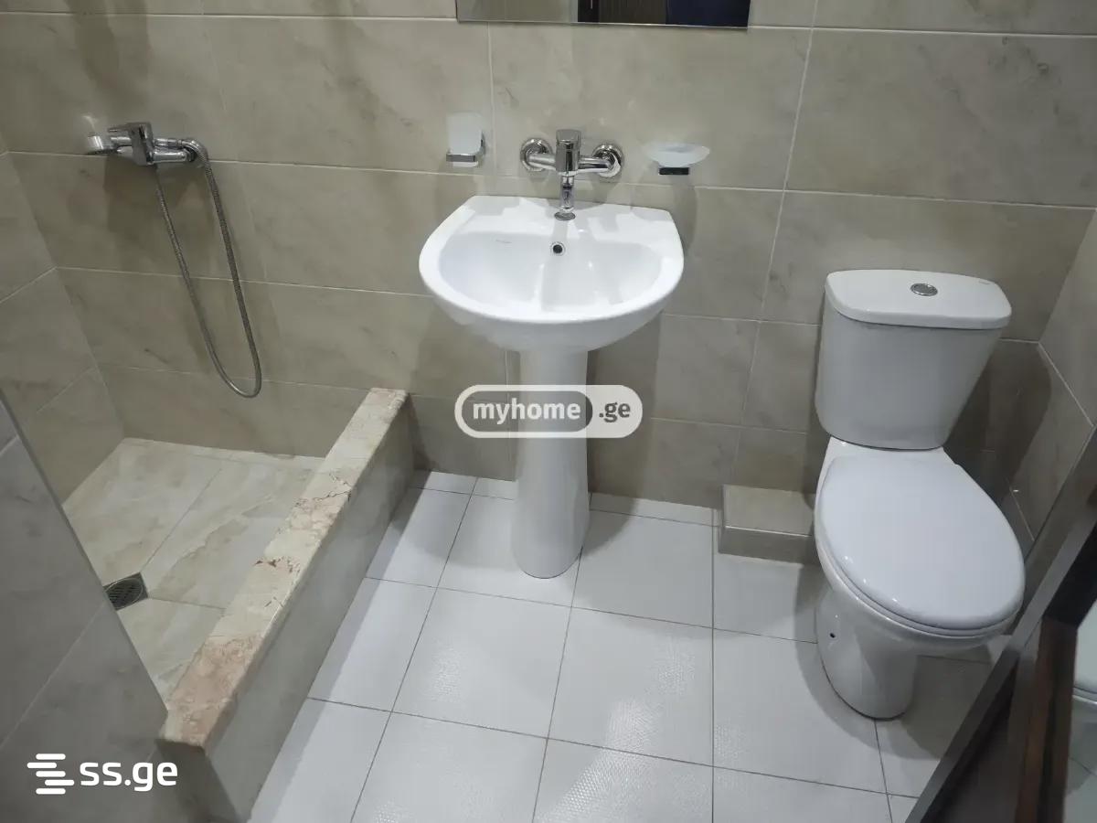 8 Room Hotel For Rent. Vake view 14