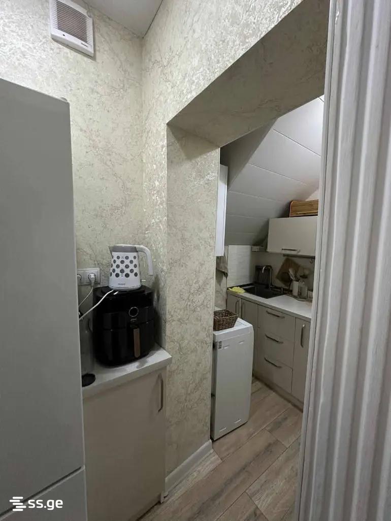1 Room Private House For Rent. Sololaki view 10