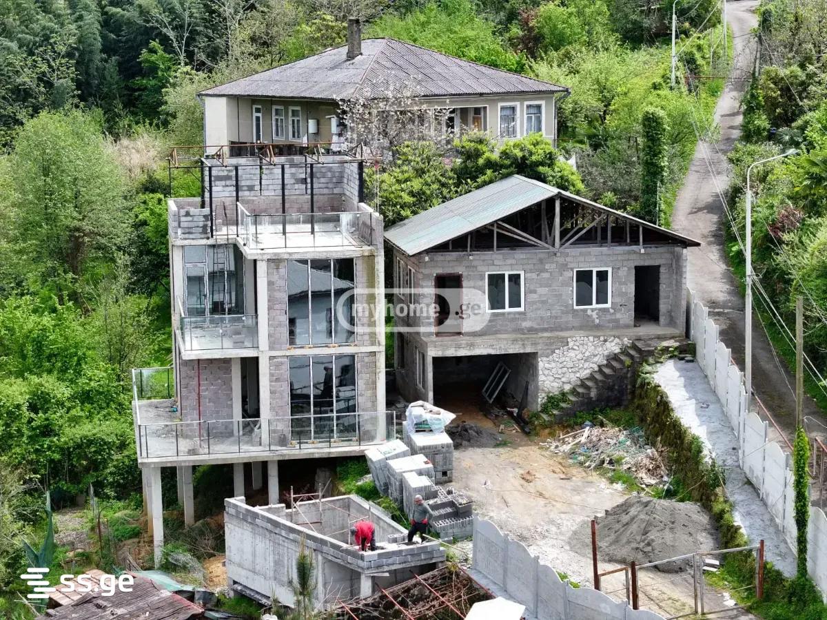 5 Room Private House For Sale view 3