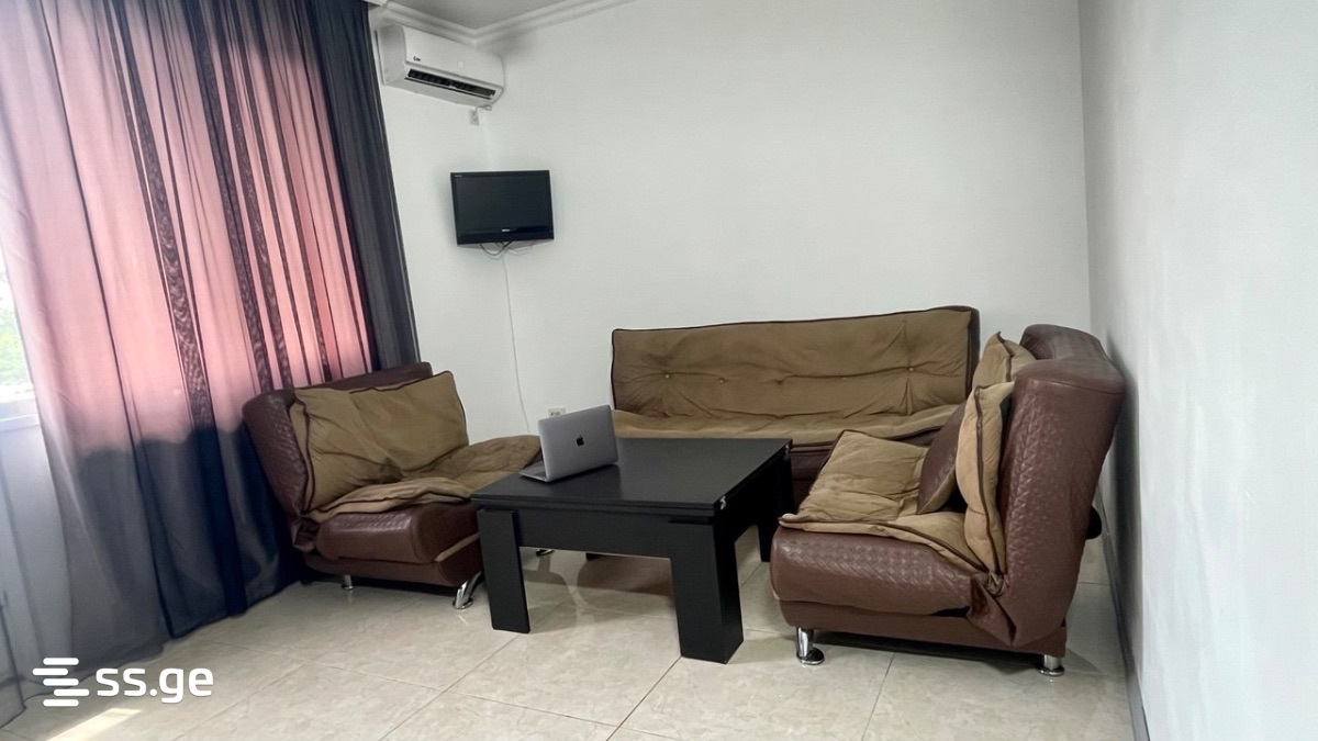 3 Room Flat Daily Rent. Poti view 3