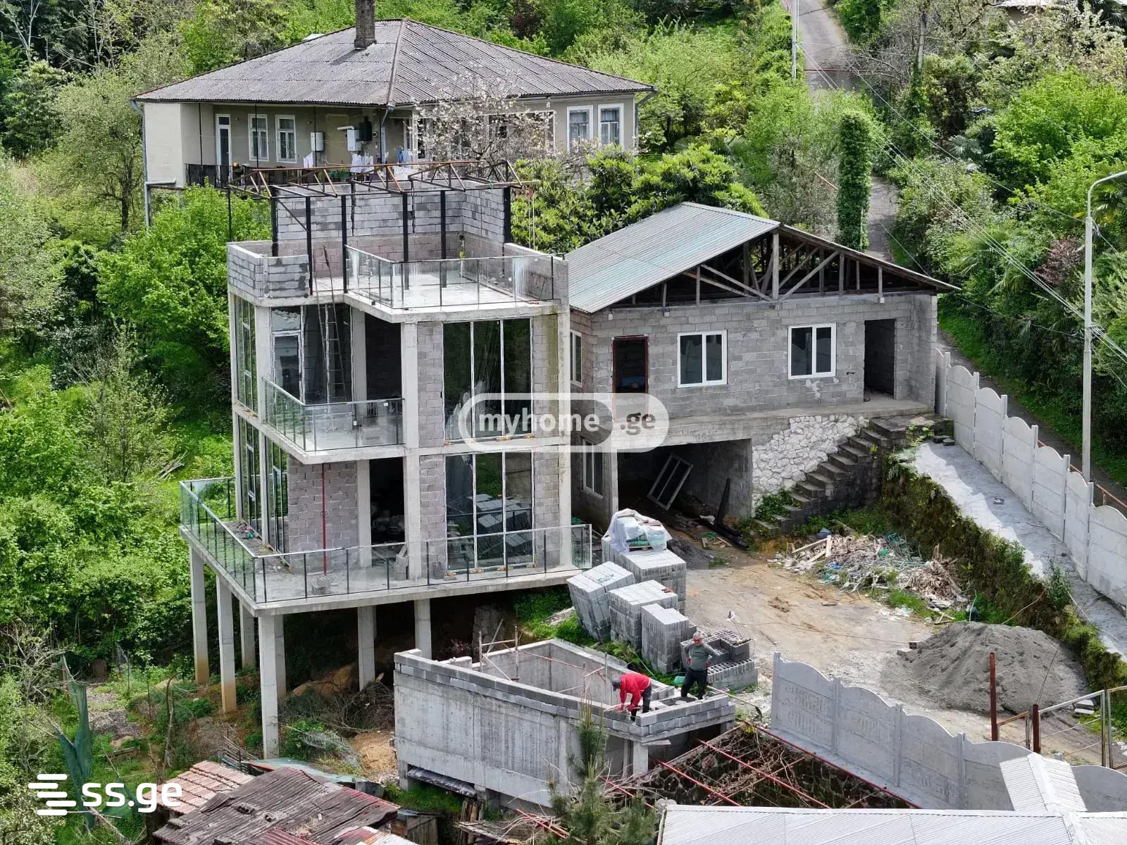 5 Room Private House For Sale view 2