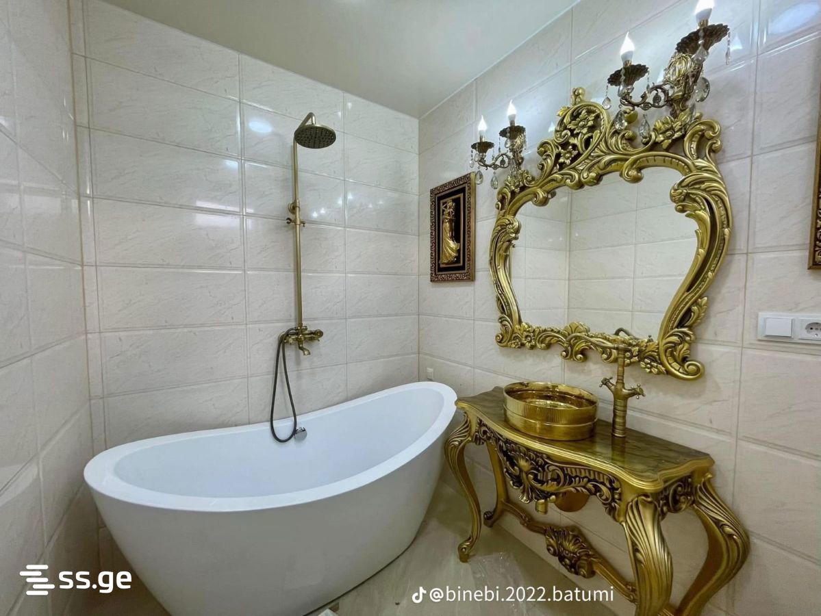 8 Room Private House For Sale view 12