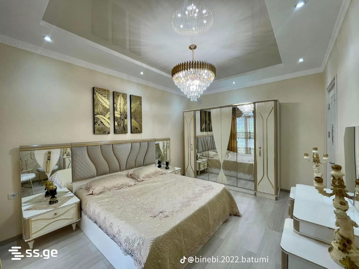 8 Room Private House For Sale view 7