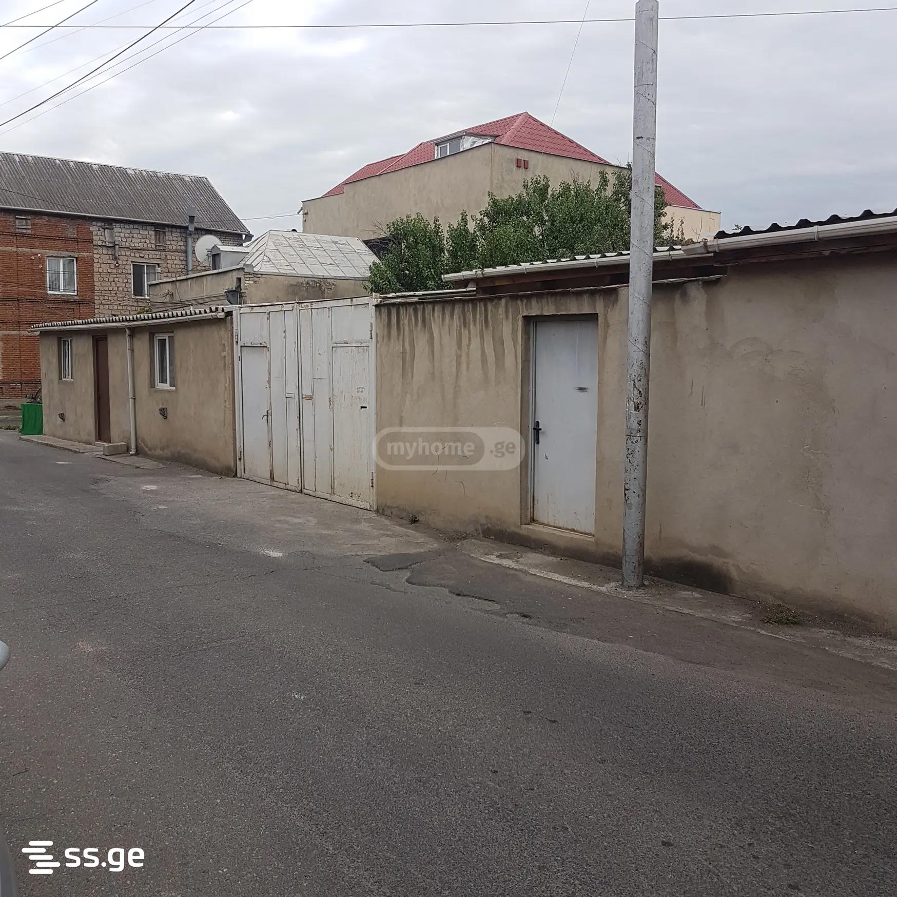 4 Room Private House For Sale view 2