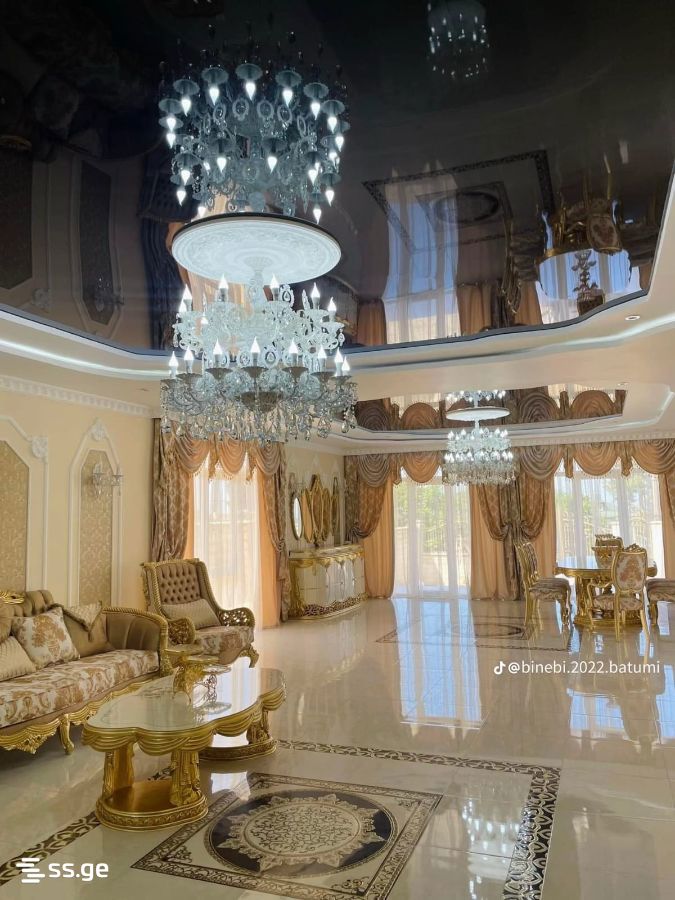8 Room Private House For Sale view 3