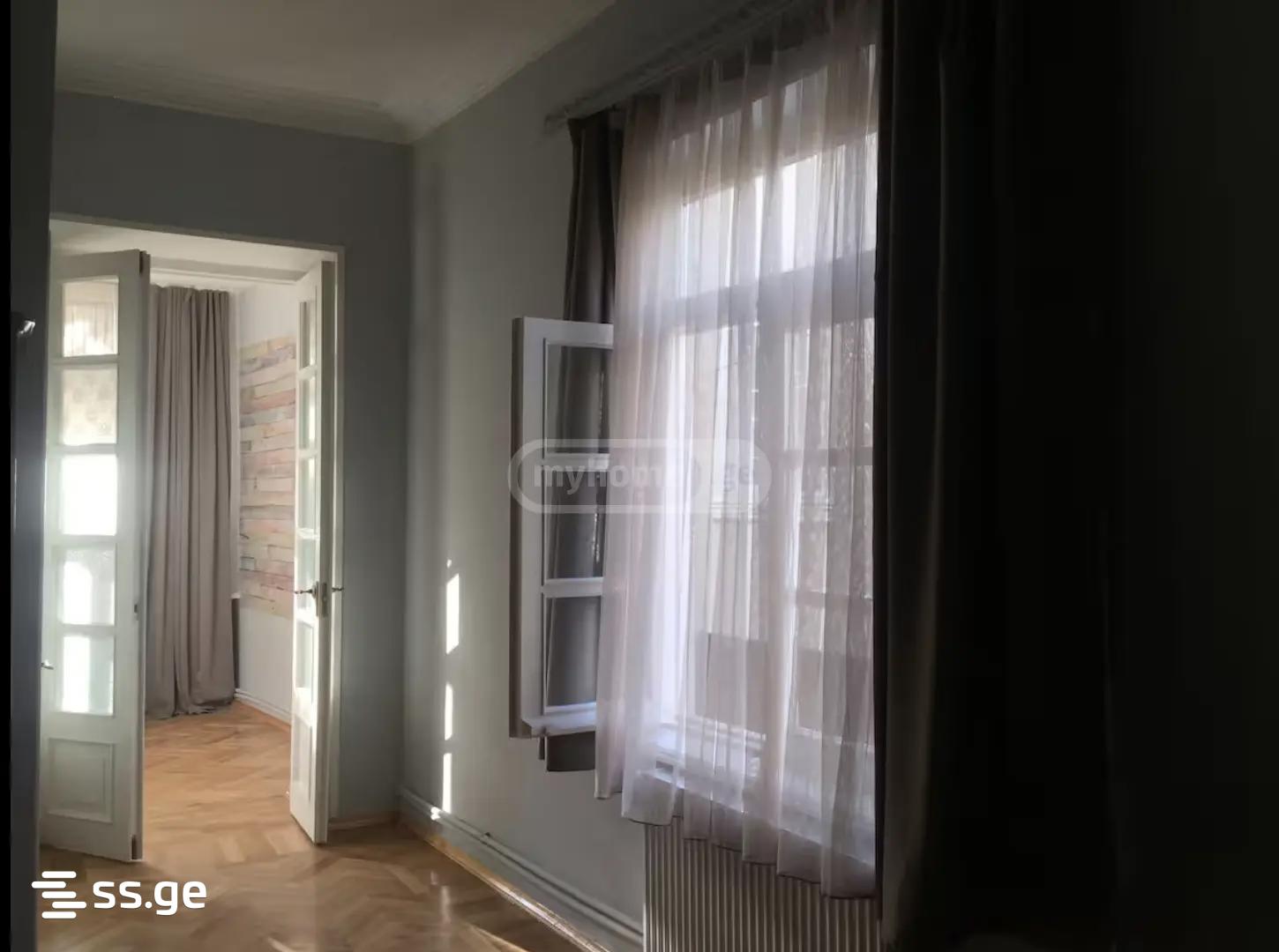 7 Room Private House For Sale view 9