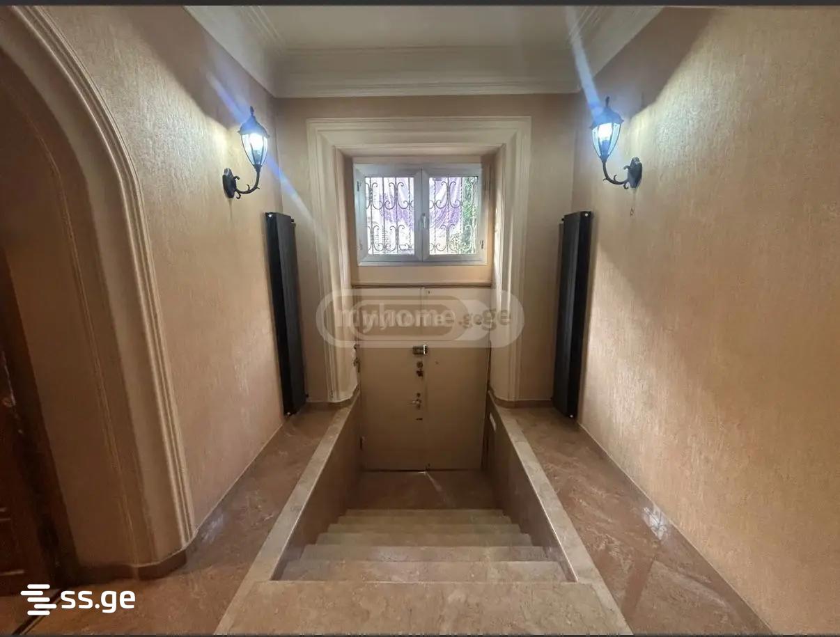 10 Room Private House For Sale view 8