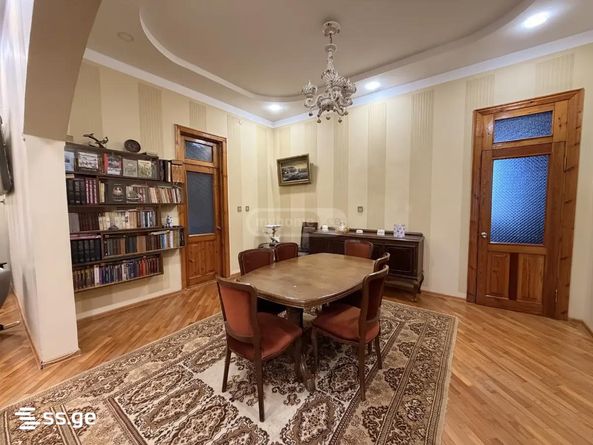 9 Room Private House For Sale view 6