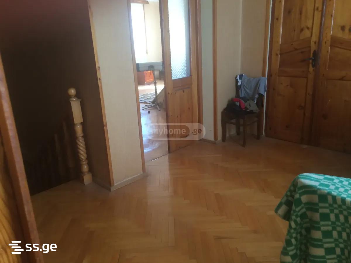 7 Room Private House For Sale view 5