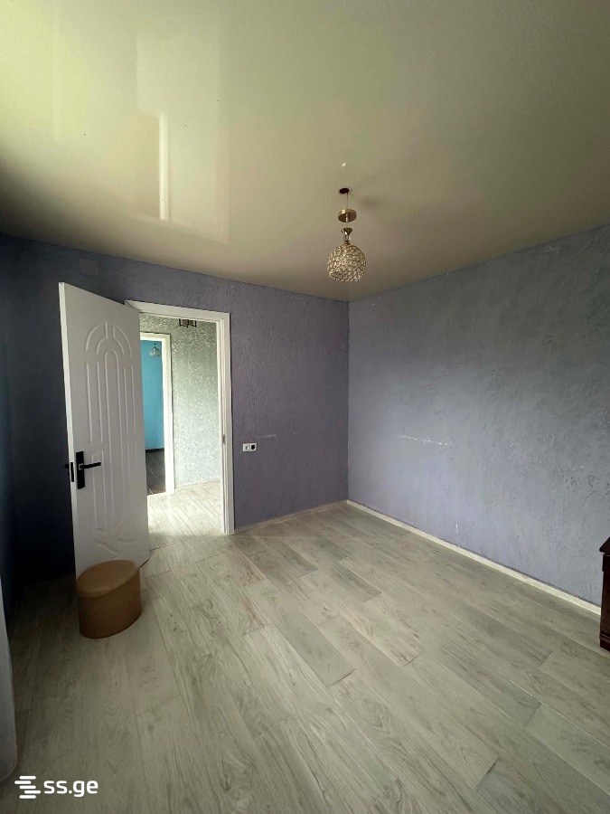 5 Room Private House For Sale view 2