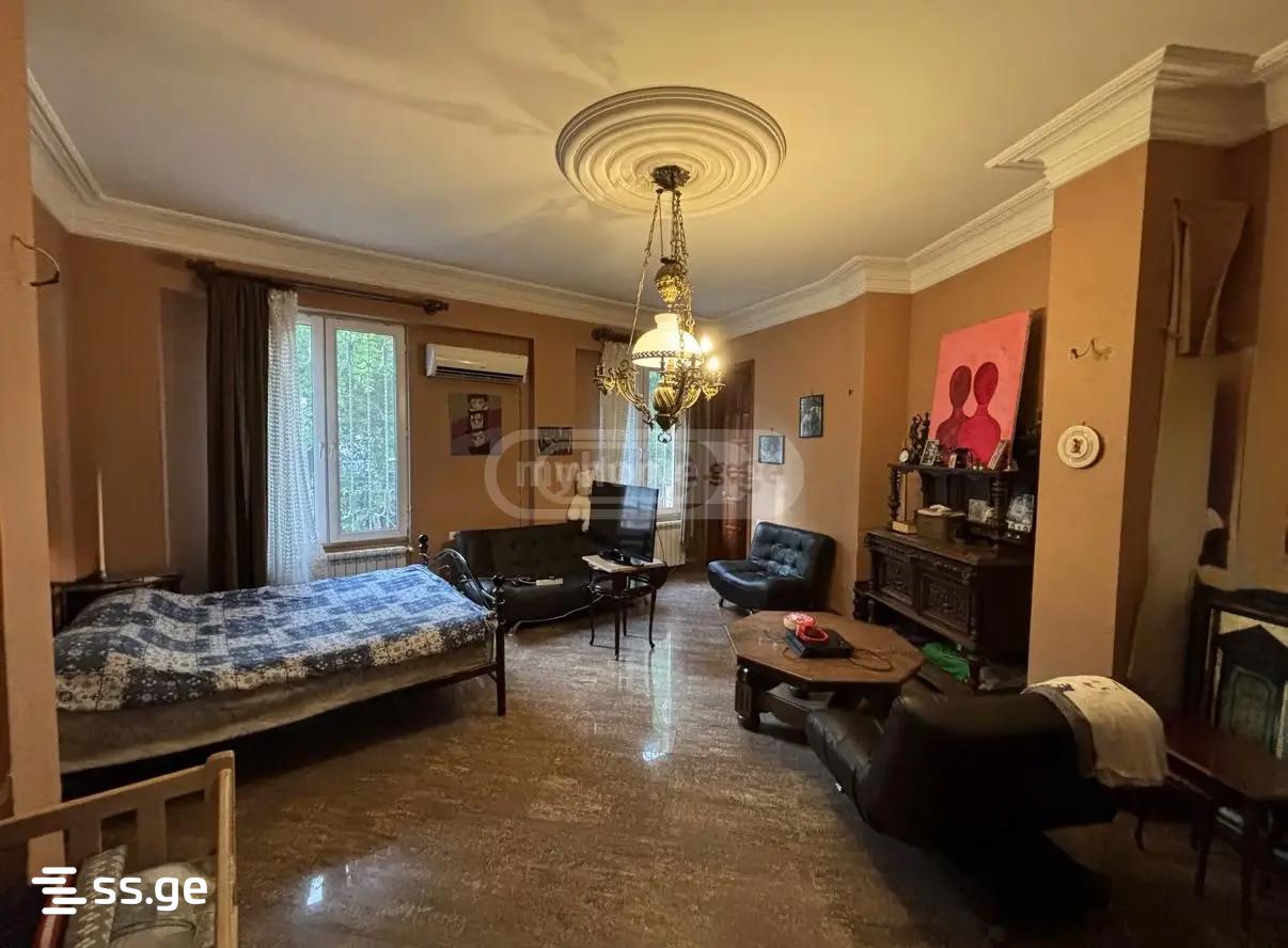 10 Room Private House For Sale view 3