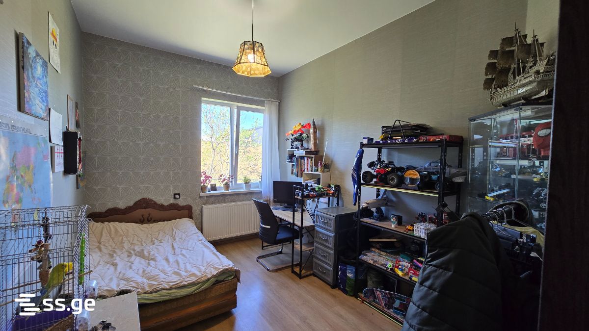 6 Room Private House For Sale view 8