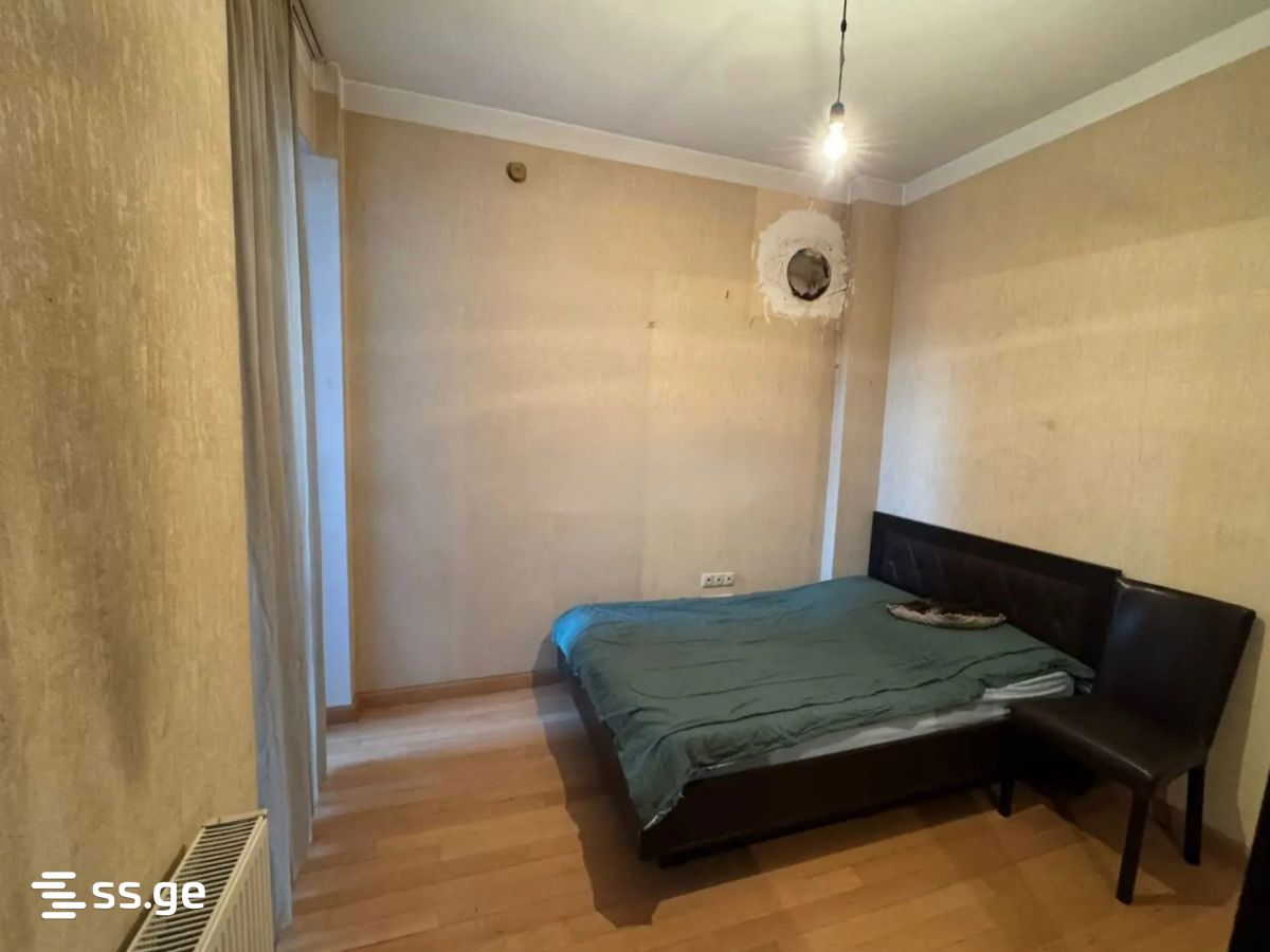 4 room Flat For Sale. Vake – pohled 2