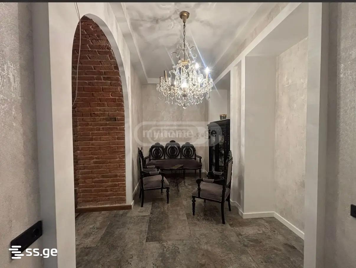10 Room Private House For Sale view 2