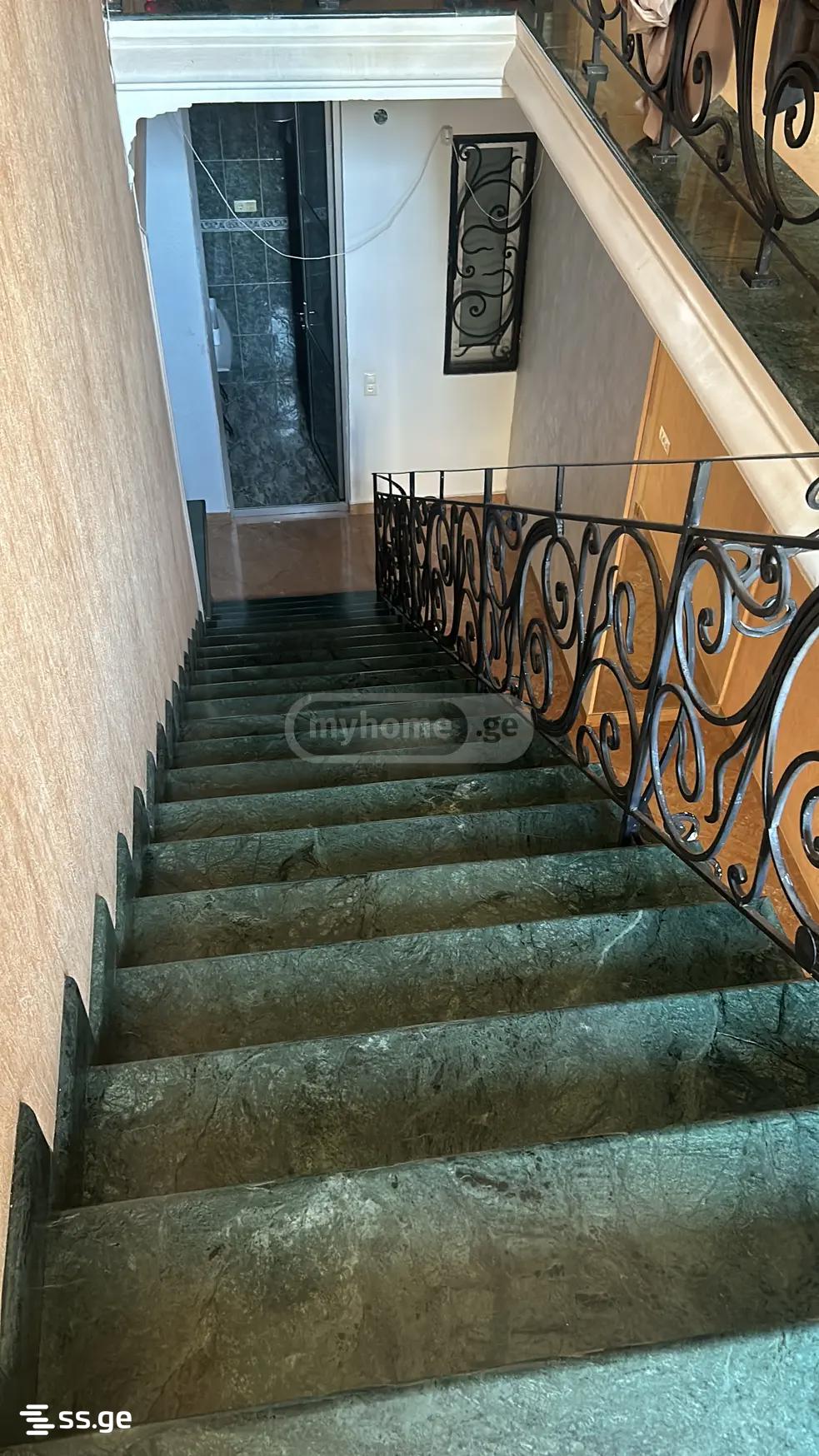 10 Room Private House For Sale view 2