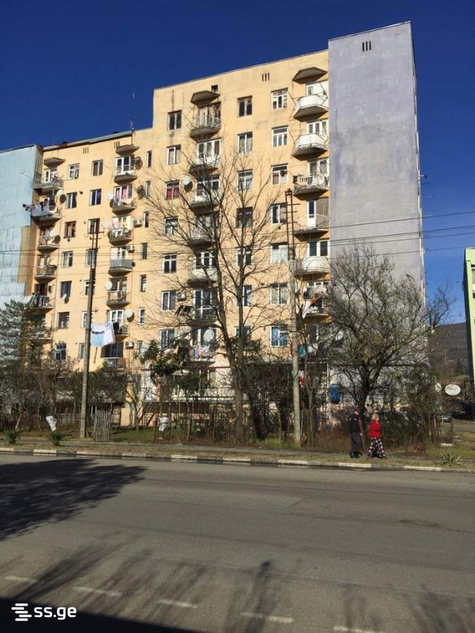 Продажа 4-комната Квартира view 1