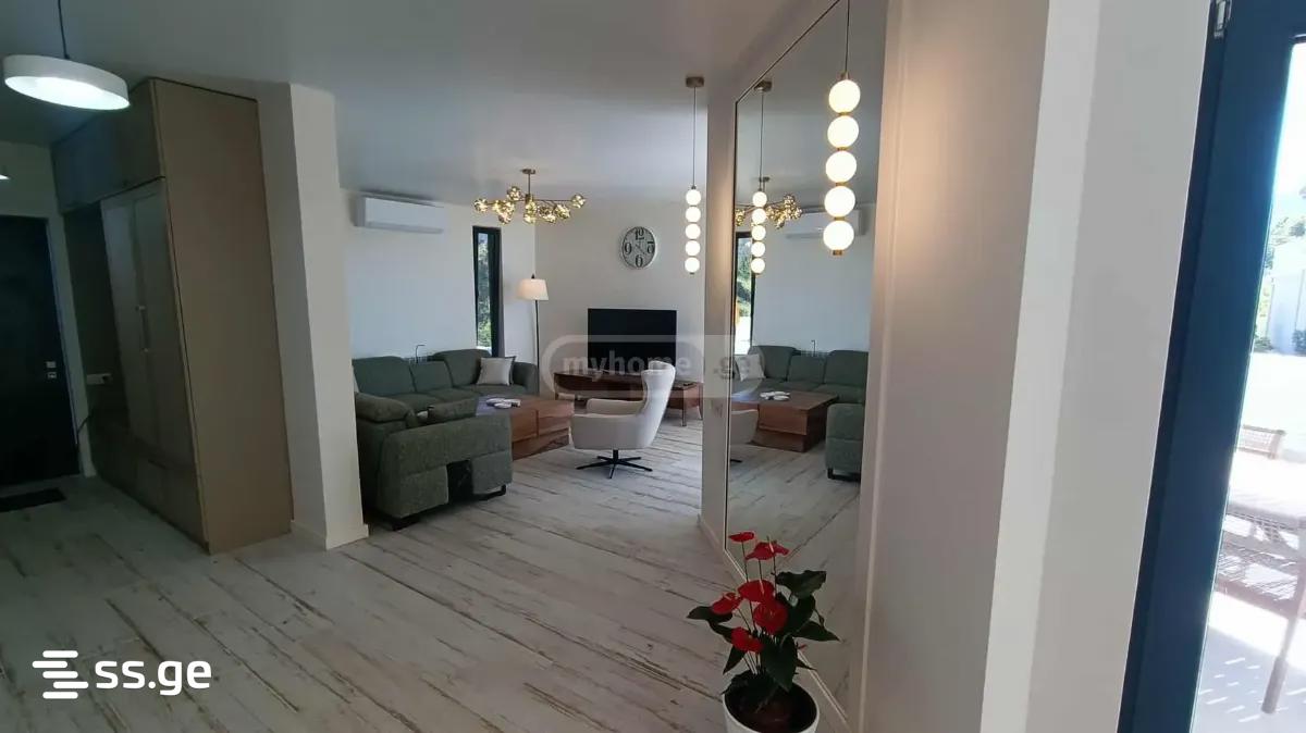 6 Room Private House For Sale view 3