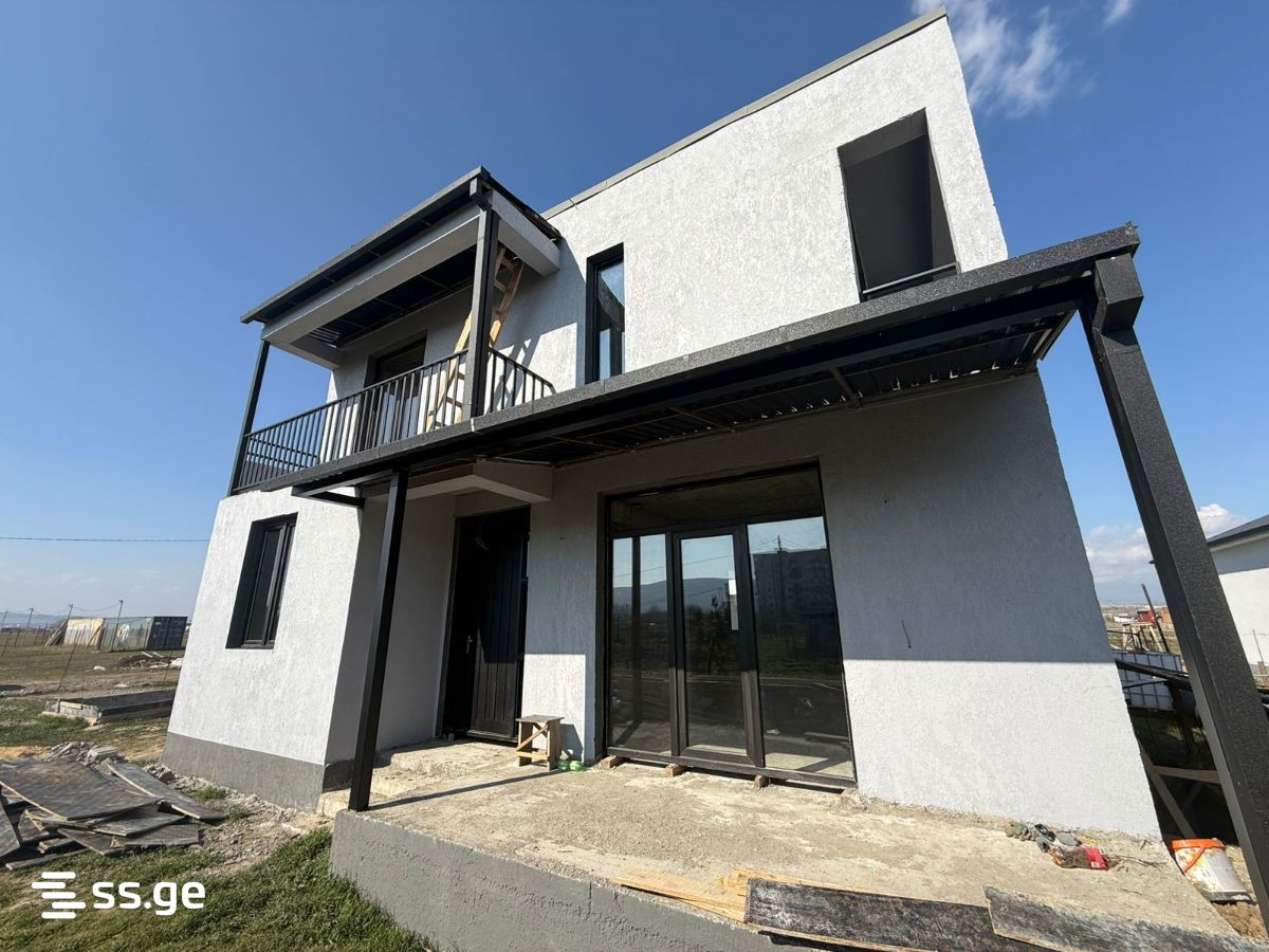 5 Room Private House For Sale view 4