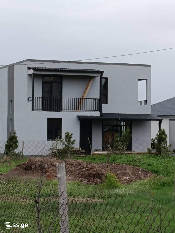 5 Room Private House For Sale view 3