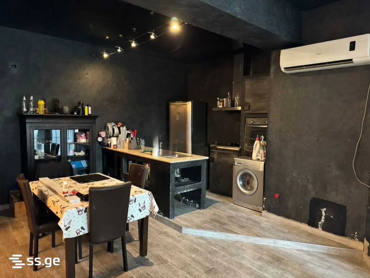 4 room Flat For Sale. Vake – pohled 6