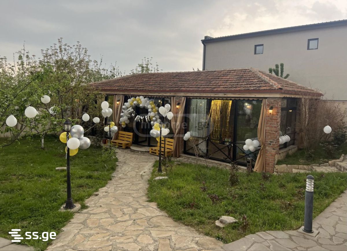 1 Room Private House Daily Rent. Mtatsminda view 4