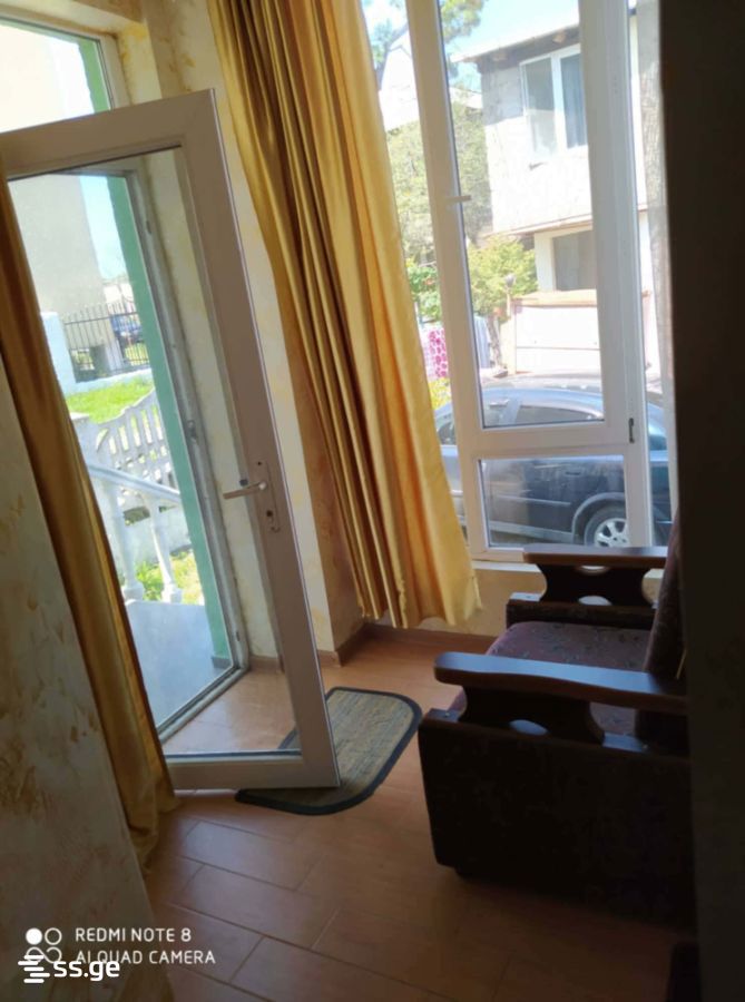 2 Room Flat Daily Rent. Ureki view 5
