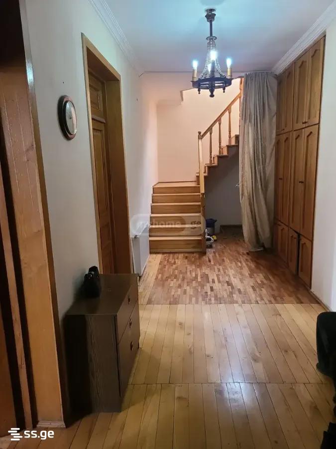 8 Room Private House For Sale view 4