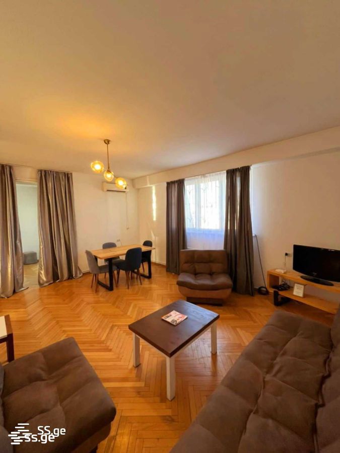 3 room Flat For Rent. Mtatsminda - Widok 2