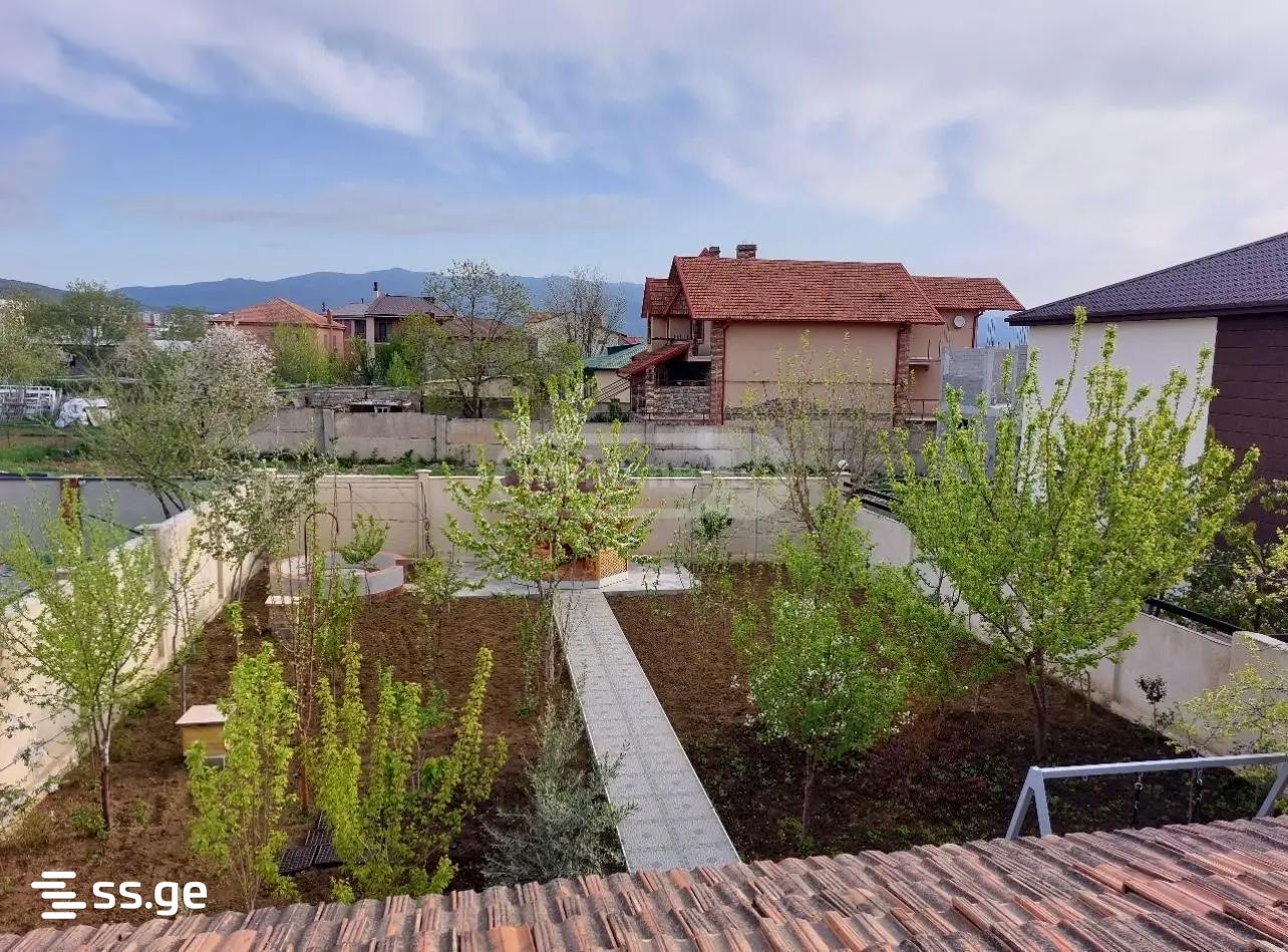7 Room Private House For Sale view 3