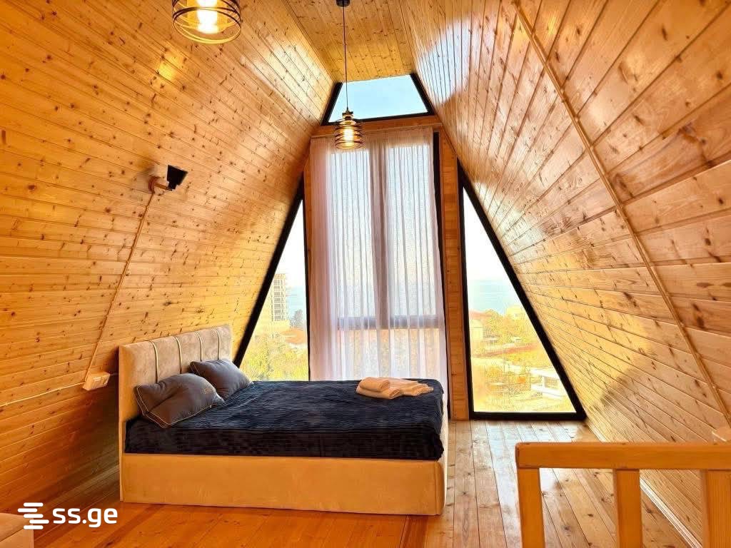 3 Room Summer Cottage For Rent. Makhindjauri view 4