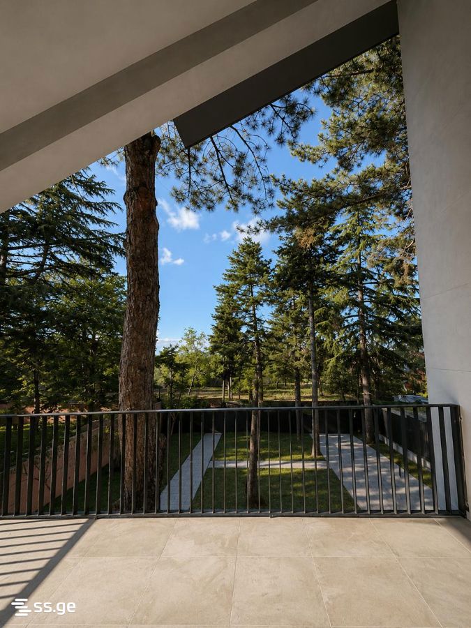 8 Room Private House For Sale view 24